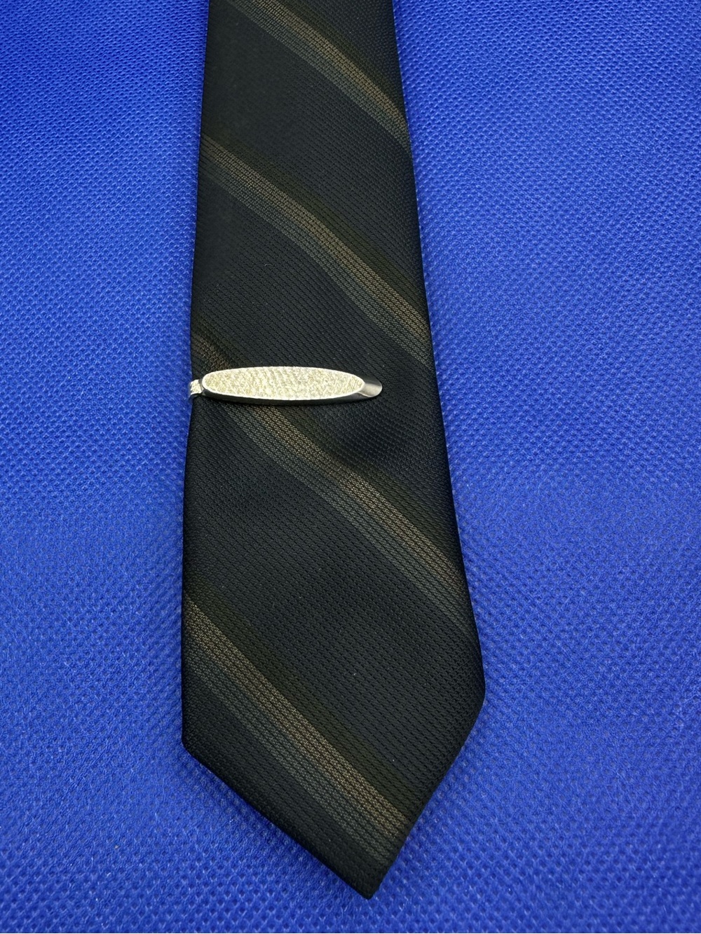 Yellow Gold Tone Oval Brushed Surface Textured Tie Bar Clasp - MtDGr1
